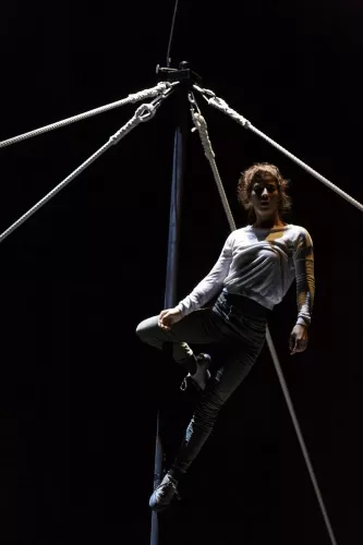 Catarina Rosa Dias, Mât chinois, 27e promotion du Centre national des arts du cirque/CNAC de Châlons-en-Champagne
