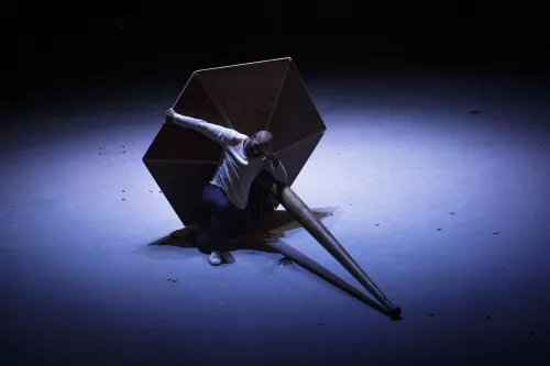 Lucas Struna, Mât indien, 27e promotion du Centre national des arts du cirque/CNAC de Châlons-en-Champagne