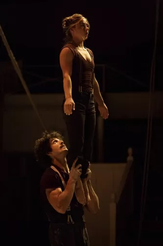 Anaïs Albisetti et Pedro Consciencia, Portés accrobatiques, 27e promotion du Centre national des arts du cirque/CNAC de Châlons-en-Champagne
