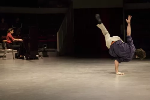 Johan Caussin, acrobatie, 28e promotion du Centre national des arts du cirque (Cnac) de Châlons-en-Champagne