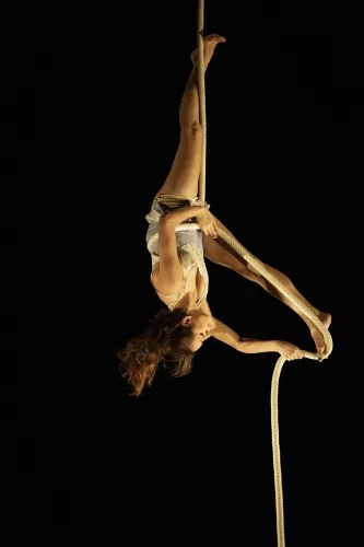 Nora Bouhlala Chacon, corde, 28e promotion du Centre national des arts du cirque (Cnac) de Châlons-en-Champagne