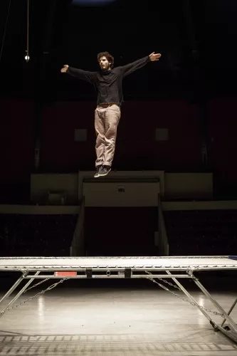 Thomas Thanasi, trampoline, acrobatie, 28e promotion du Centre national des arts du cirque (Cnac) de Châlons-en-Champagne