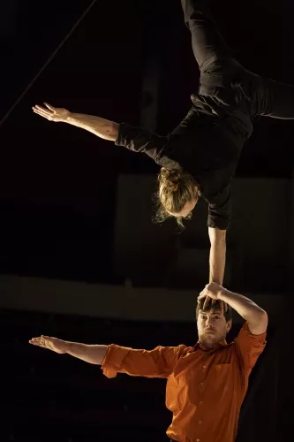 Löric Fouchereau, Peter Freeman, main à main, 28e promotion du centre national des arts du cirque (Cnac) de Châlons-en-Champagne
