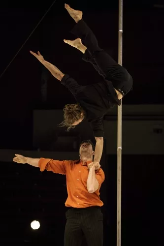 Löric Fouchereau, Peter Freeman, main à main, 28e promotion du centre national des arts du cirque (Cnac) de Châlons-en-Champagne