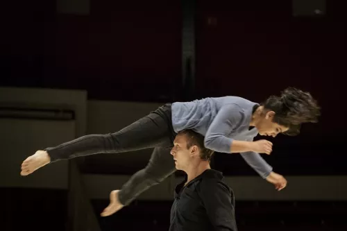 Sébastien Davis-Van Gelder, Blanca Franco, main à main, 28e promotion du Centre national des arts du cirque (Cnac) de Châlons-en-Champagne