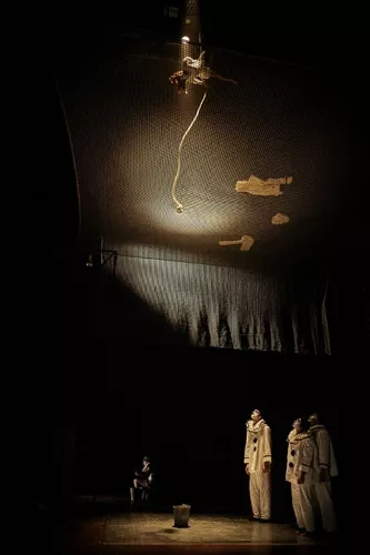 BALESTRA, spectacle de fin d'études de la 34e promotion du Centre national des arts du cirque/CNAC de Châlons-en-Champagne - Mise en scène Marie Molliens - Cie Rasposo