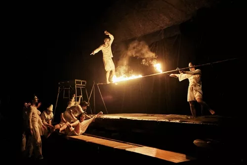 BALESTRA, spectacle de fin d'études de la 34e promotion du Centre national des arts du cirque/CNAC de Châlons-en-Champagne - Mise en scène Marie Molliens - Cie Rasposo