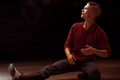 Medhi Azema, Mât chinois, 25e promotion du Centre national des arts du cirque/CNAC de Châlons-en-Champagne