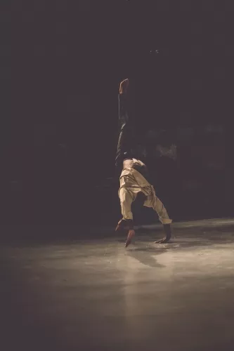 Edouard Doumbia, Acrobatie, 25e promotion du Centre national des arts du cirque/CNAC de Châlons-en-Champagne