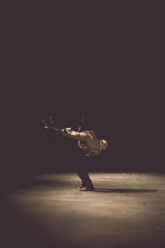 Edouard Doumbia, Acrobatie, 25e promotion du Centre national des arts du cirque/CNAC de Châlons-en-Champagne