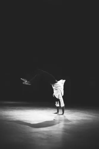 Edouard Doumbia, Acrobatie, 25e promotion du Centre national des arts du cirque/CNAC de Châlons-en-Champagne