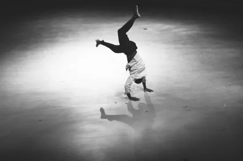 Edouard Doumbia, Acrobatie, 25e promotion du Centre national des arts du cirque/CNAC de Châlons-en-Champagne