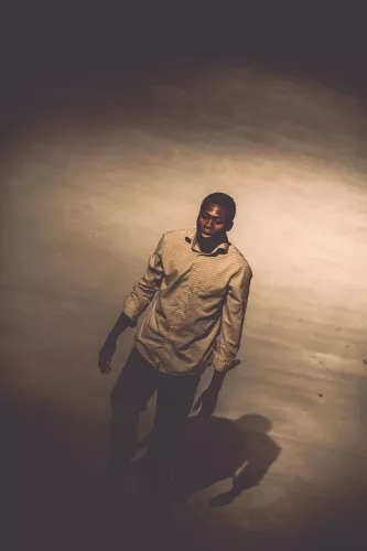 Edouard Doumbia, Acrobatie, 25e promotion du Centre national des arts du cirque/CNAC de Châlons-en-Champagne