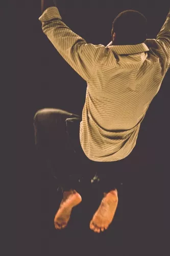 Edouard Doumbia, Acrobatie, 25e promotion du Centre national des arts du cirque/CNAC de Châlons-en-Champagne