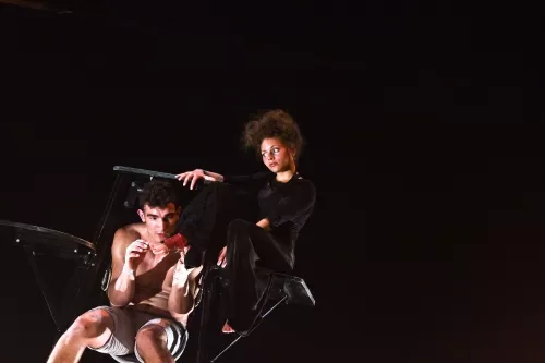 Duo Victoria Martinez et Basile Forest, Portique coréen, 25e promotion du Centre national des arts du cirque/CNAC de Châlons-en-Champagne