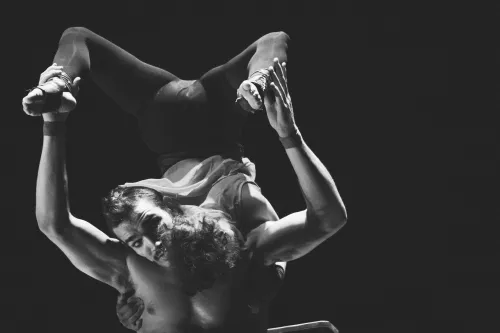 Duo Victoria Martinez et Basile Forest, Portique coréen, 25e promotion du Centre national des arts du cirque/CNAC de Châlons-en-Champagne