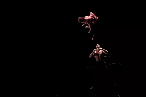 Duo Victoria Martinez et Basile Forest, Portique coréen, 25e promotion du Centre national des arts du cirque/CNAC de Châlons-en-Champagne