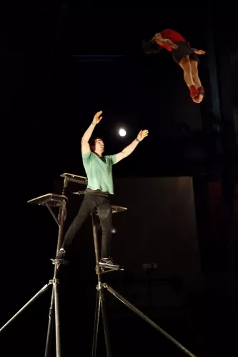 Duo Victoria Martinez et Basile Forest, Portique coréen, 25e promotion du Centre national des arts du cirque/CNAC de Châlons-en-Champagne