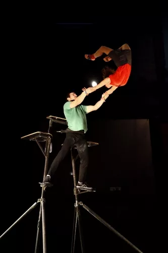 Duo Victoria Martinez et Basile Forest, Portique coréen, 25e promotion du Centre national des arts du cirque/CNAC de Châlons-en-Champagne