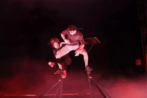 Duo Victoria Martinez et Basile Forest, Portique coréen, 25e promotion du Centre national des arts du cirque/CNAC de Châlons-en-Champagne