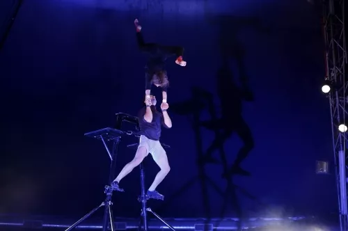 Duo Victoria Martinez et Basile Forest, Portique coréen, 25e promotion du Centre national des arts du cirque/CNAC de Châlons-en-Champagne