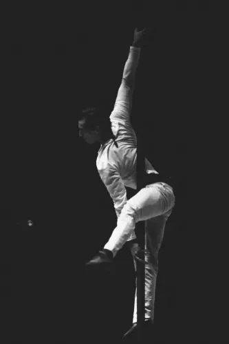 Santiago Howard, Mât chinois, 25e promotion du Centre national des arts du cirque/CNAC de Châlons-en-Champagne