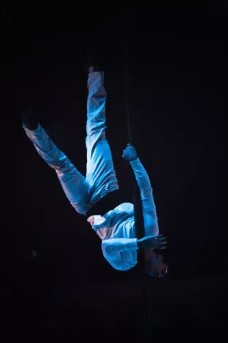 Santiago Howard, Mât chinois, 25e promotion du Centre national des arts du cirque/CNAC de Châlons-en-Champagne