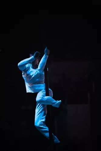 Santiago Howard, Mât chinois, 25e promotion du Centre national des arts du cirque/CNAC de Châlons-en-Champagne