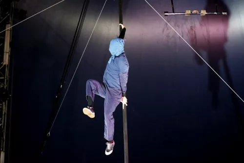 Santiago Howard, Mât chinois, 25e promotion du Centre national des arts du cirque/CNAC de Châlons-en-Champagne