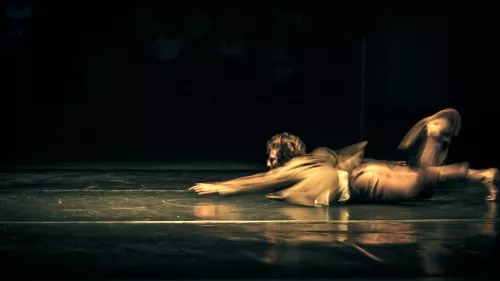 Andrés Labarca, Equilibres sur les mains, 25e promotion du Centre national des arts du cirque/CNAC de Châlons-en-Champagne