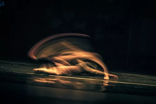 Andrés Labarca, Equilibres sur les mains, 25e promotion du Centre national des arts du cirque/CNAC de Châlons-en-Champagne