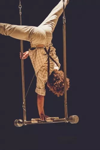Simon Nyiringabo, Trapèze Washington, 25e promotion du Centre national des arts du cirque/CNAC de Châlons-en-Champagne