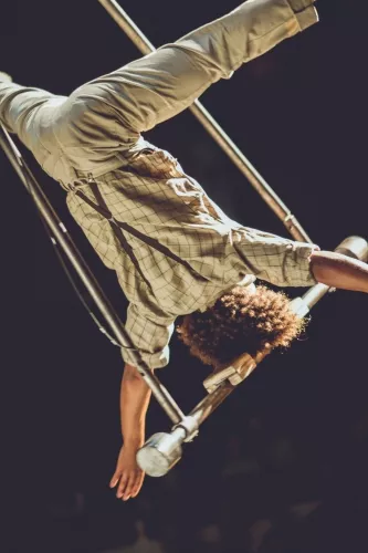 Simon Nyiringabo, Trapèze Washington, 25e promotion du Centre national des arts du cirque/CNAC de Châlons-en-Champagne