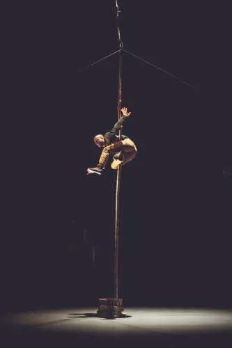 Philippe Ribeiro, Mât chinois, 25e promotion du Centre national des arts du cirque/CNAC de Châlons-en-Champagne