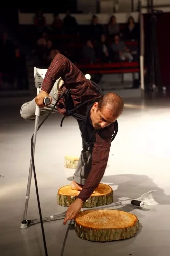 Philippe Ribeiro, Mât chinois, 25e promotion du Centre national des arts du cirque/CNAC de Châlons-en-Champagne