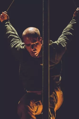 Philippe Ribeiro, Mât chinois, 25e promotion du Centre national des arts du cirque/CNAC de Châlons-en-Champagne