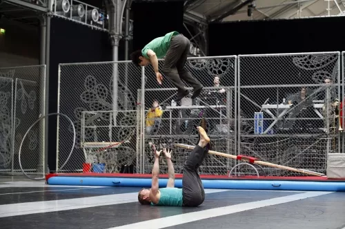 Luis Miguel Cajiao Oviedo, Jonathan Charlet, Main à main, portés acrobatiques, 26e promotion du Centre national des arts du cirque/CNAC de Châlons-en-Champagne