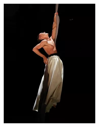 Danilo de Campos Pacheco, Tissus, 26e promotion du Centre national des arts du cirque/CNAC de Châlons-en-Champagne