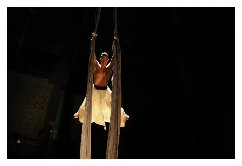 Danilo de Campos Pacheco, Tissus, 26e promotion du Centre national des arts du cirque/CNAC de Châlons-en-Champagne