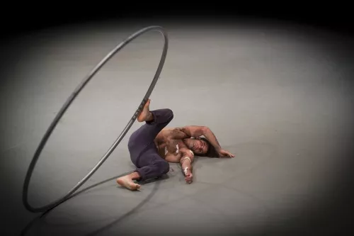 Juan Ignacio Tula, Roue cyr, 26e promotion du Centre national des arts du cirque/CNAC de Châlons-en-Champagne