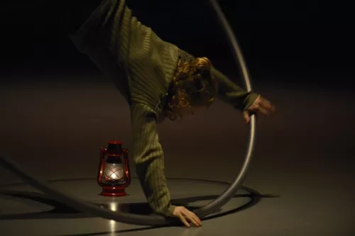 Stefan Kinsman, Roue cyr, 26e promotion du Centre national des arts du cirque/CNAC de Châlons-en-Champagne