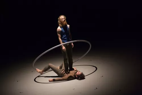 Stefan Kinsman, Roue cyr, 26e promotion du Centre national des arts du cirque/CNAC de Châlons-en-Champagne