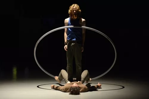 Stefan Kinsman, Roue cyr, 26e promotion du Centre national des arts du cirque/CNAC de Châlons-en-Champagne
