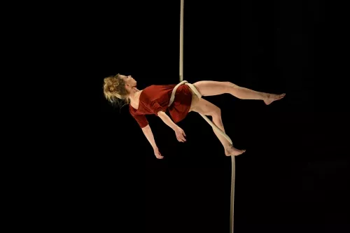 Chloe Mazet, Corde lisse, 26e promotion du Centre national des arts du cirque/CNAC de Châlons-en-Champagne