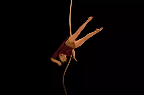 Chloe Mazet, Corde lisse, 26e promotion du Centre national des arts du cirque/CNAC de Châlons-en-Champagne