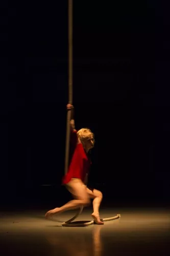 Chloe Mazet, Corde lisse, 26e promotion du Centre national des arts du cirque/CNAC de Châlons-en-Champagne