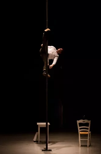 Antonin Bailles, mât chinois, 29e promotion du Centre national des arts du cirque (Cnac) de Châlons-en-Champagne