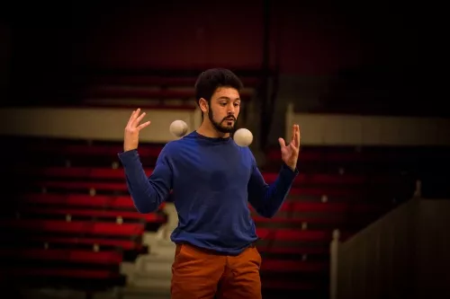 Nicolo Bussi, acro-jonglerie, 29e promotion du Centre national des arts du cirque (Cnac) de Châlons-en-Champagne