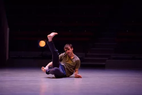 Corentin Diana, acrobaties au sol, 29e promotion du Centre national des arts du cirque (Cnac) de Châlons-en-Champagne