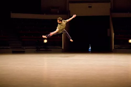 Corentin Diana, acrobaties au sol, 29e promotion du Centre national des arts du cirque (Cnac) de Châlons-en-Champagne